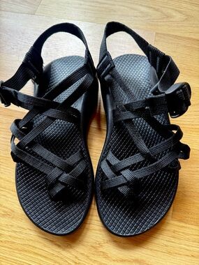 Chaco NEW size 6 NWT Z2 ZX/2 Black Strappy Adjustable Women's Sandals